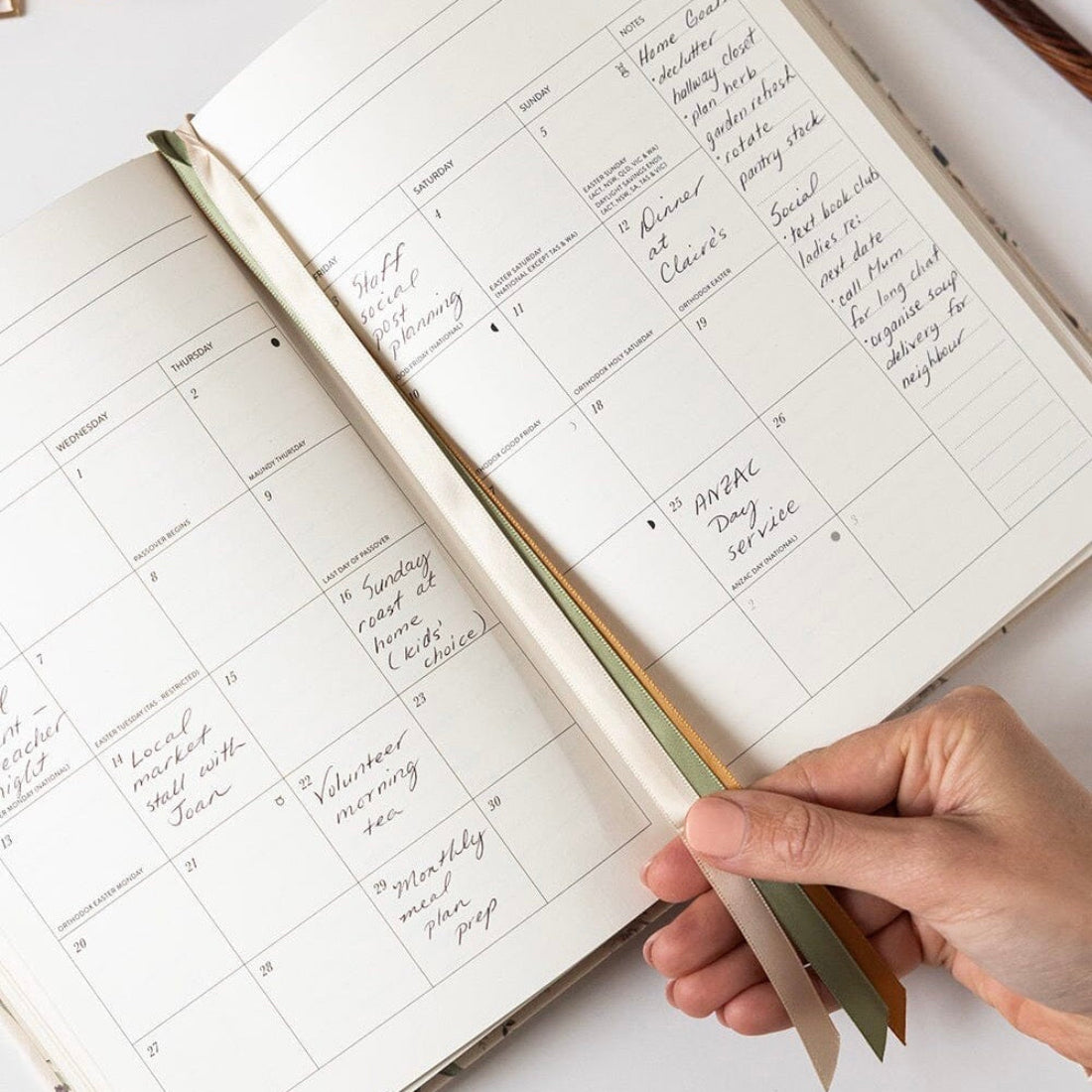 Weekly Desktop Planner - Button Fern 2026