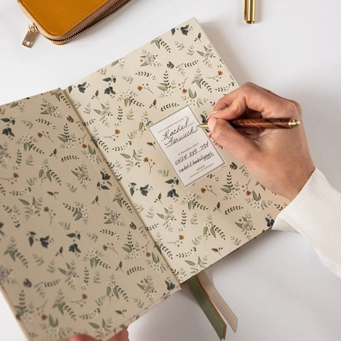 Weekly Desktop Planner - Button Fern 2026
