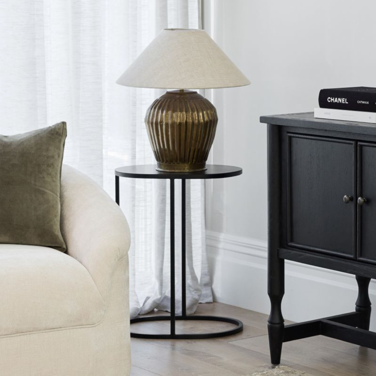 Oval Couch Side Table | Black