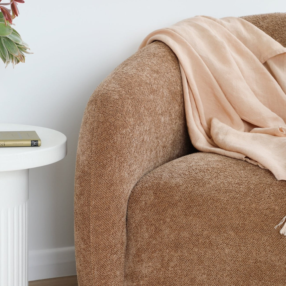 Max Swivel Chair | Caramel